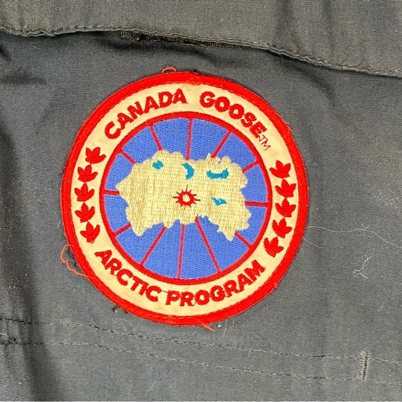 Canada Goose Men’s Parka - Picture 3 of 5